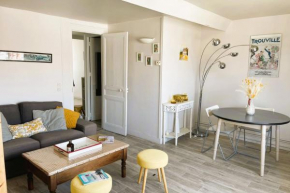 luminous apartment in the heart of trouville